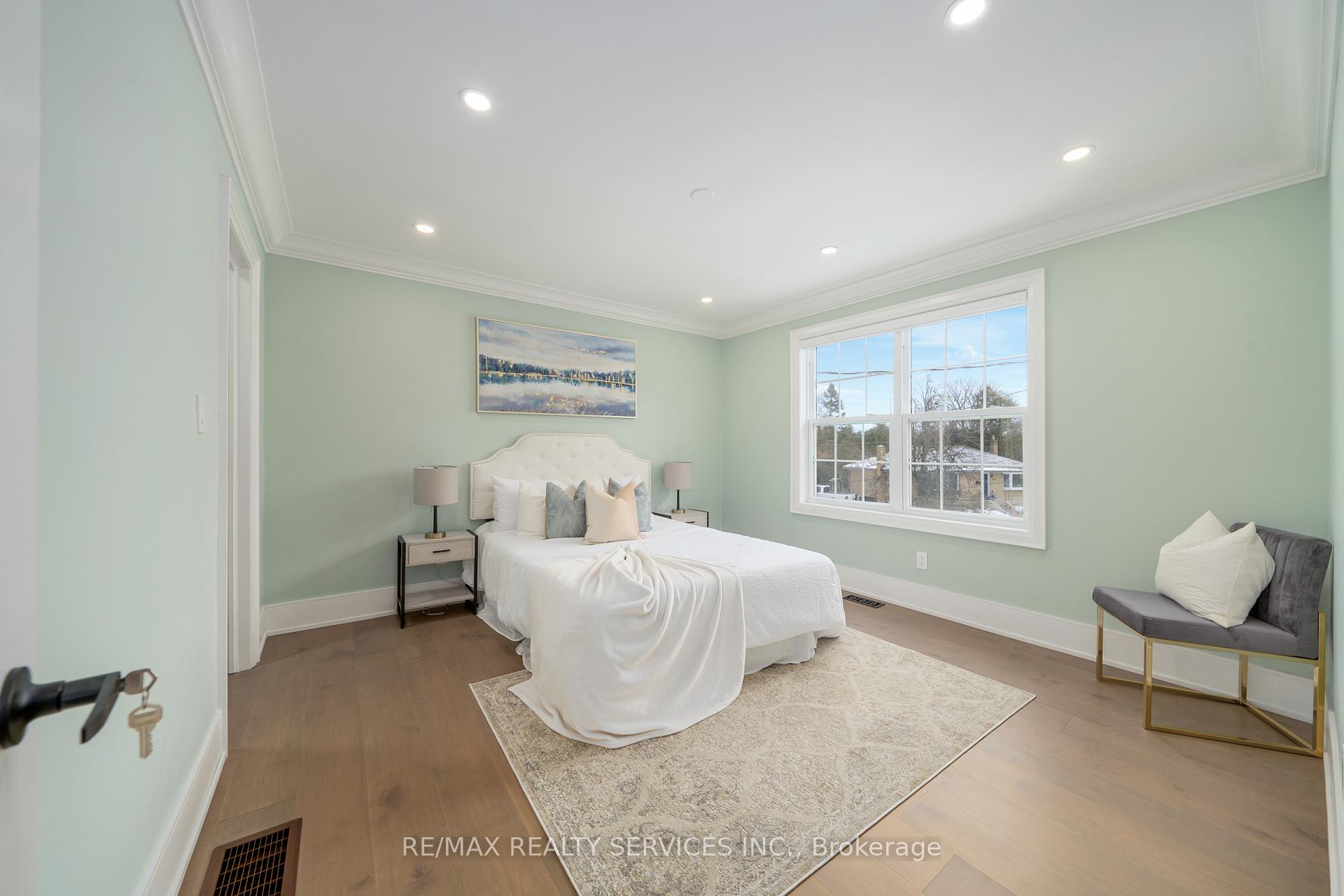 Photo 24 of 1037 Wayne Place, Burlington, LaSalle — HOMEH