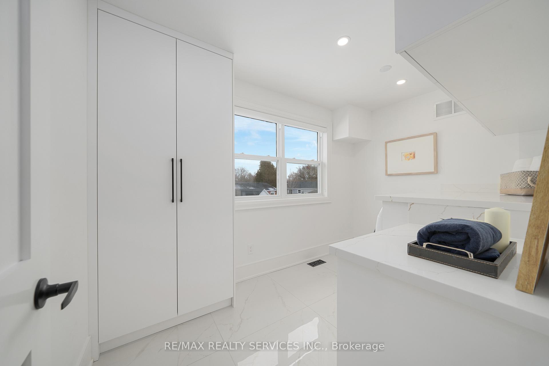Photo 29 of 1037 Wayne Place, Burlington, LaSalle — HOMEH