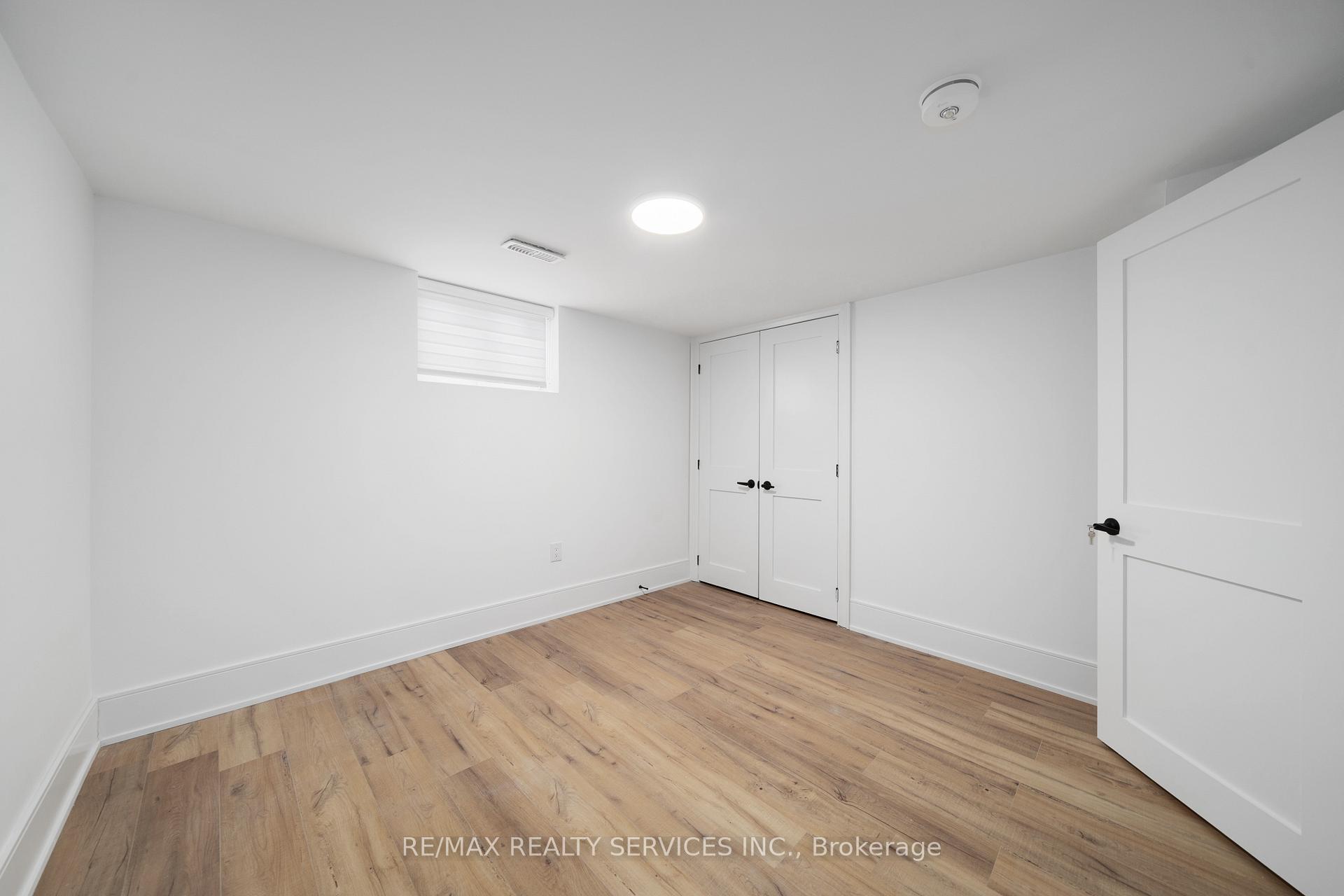 Photo 33 of 1037 Wayne Place, Burlington, LaSalle — HOMEH