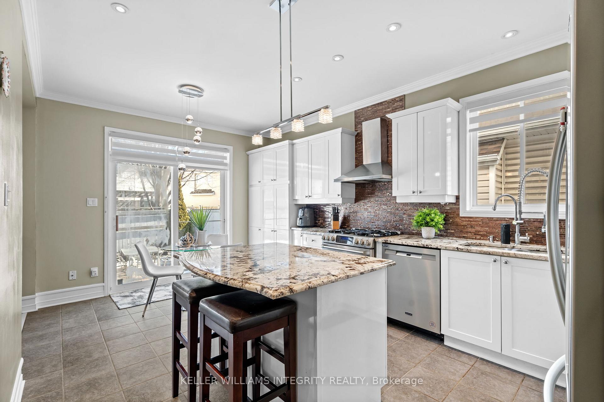 Photo 10 of 405 Beatrice Drive, Ottawa, Barrhaven - Longfields — HOMEH