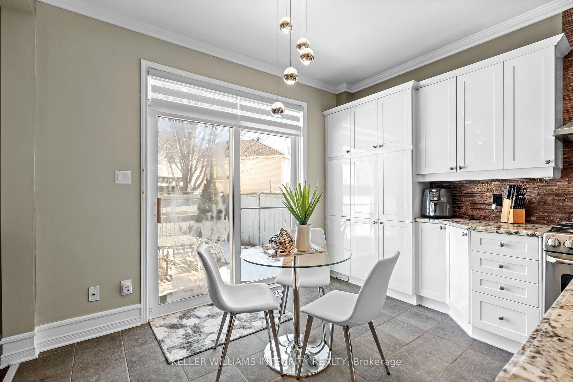 Photo 12 of 405 Beatrice Drive, Ottawa, Barrhaven - Longfields — HOMEH