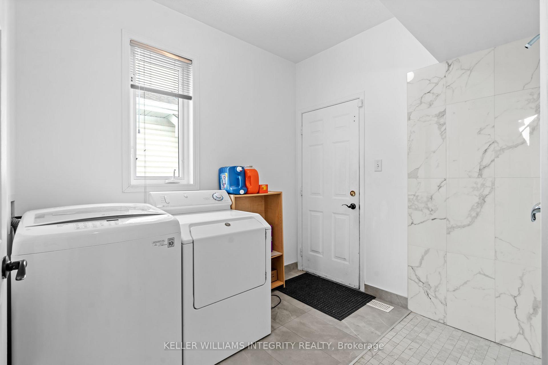 Photo 15 of 405 Beatrice Drive, Ottawa, Barrhaven - Longfields — HOMEH