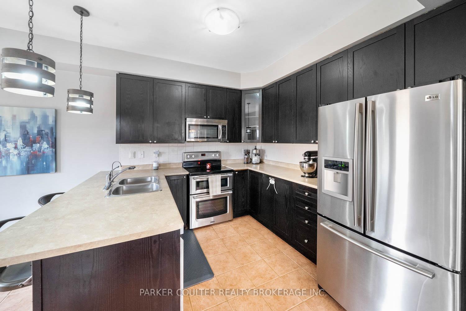 Photo 15 of 181 Sovereign's Gate, Barrie, Innis-Shore — HOMEH