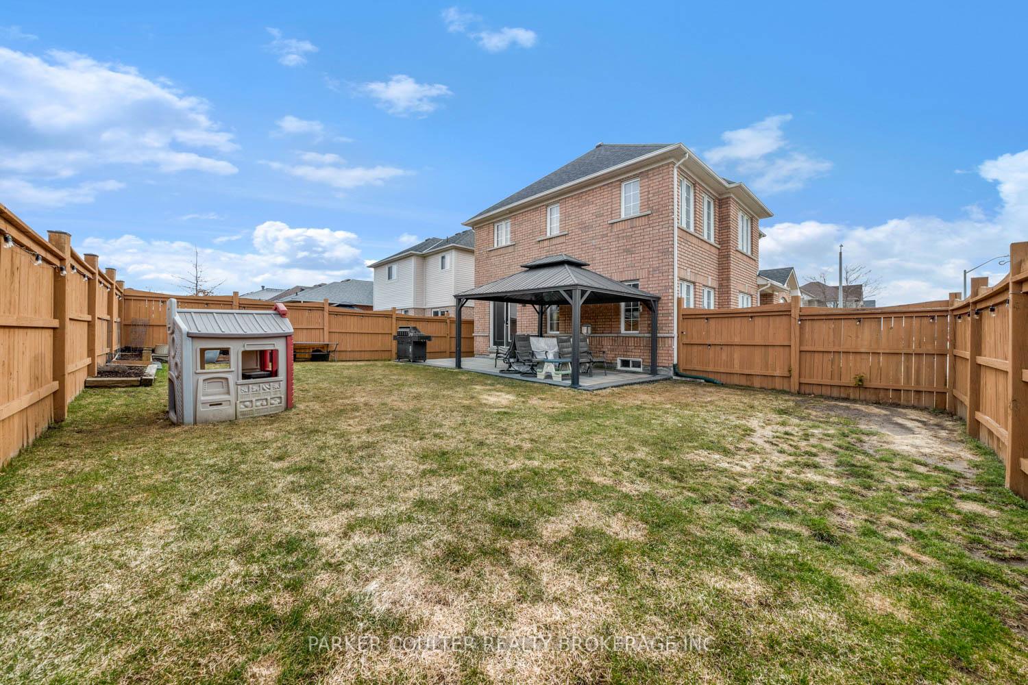 Photo 23 of 181 Sovereign's Gate, Barrie, Innis-Shore — HOMEH