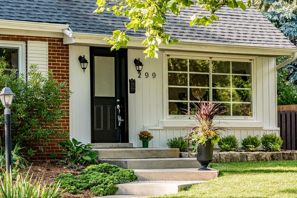 Photo 3 of 299 Merle Avenue, Burlington, LaSalle — HOMEH