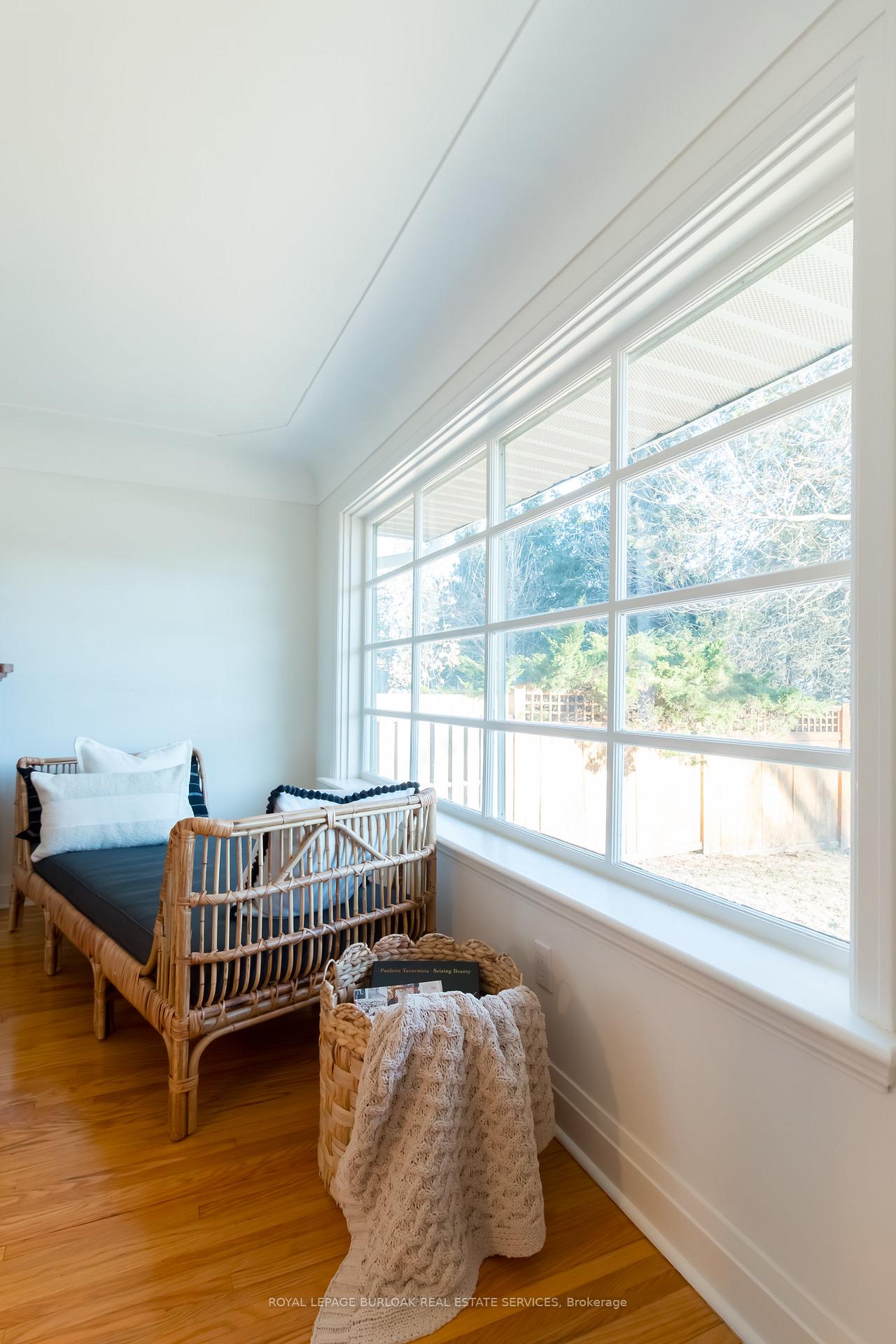 Photo 5 of 299 Merle Avenue, Burlington, LaSalle — HOMEH