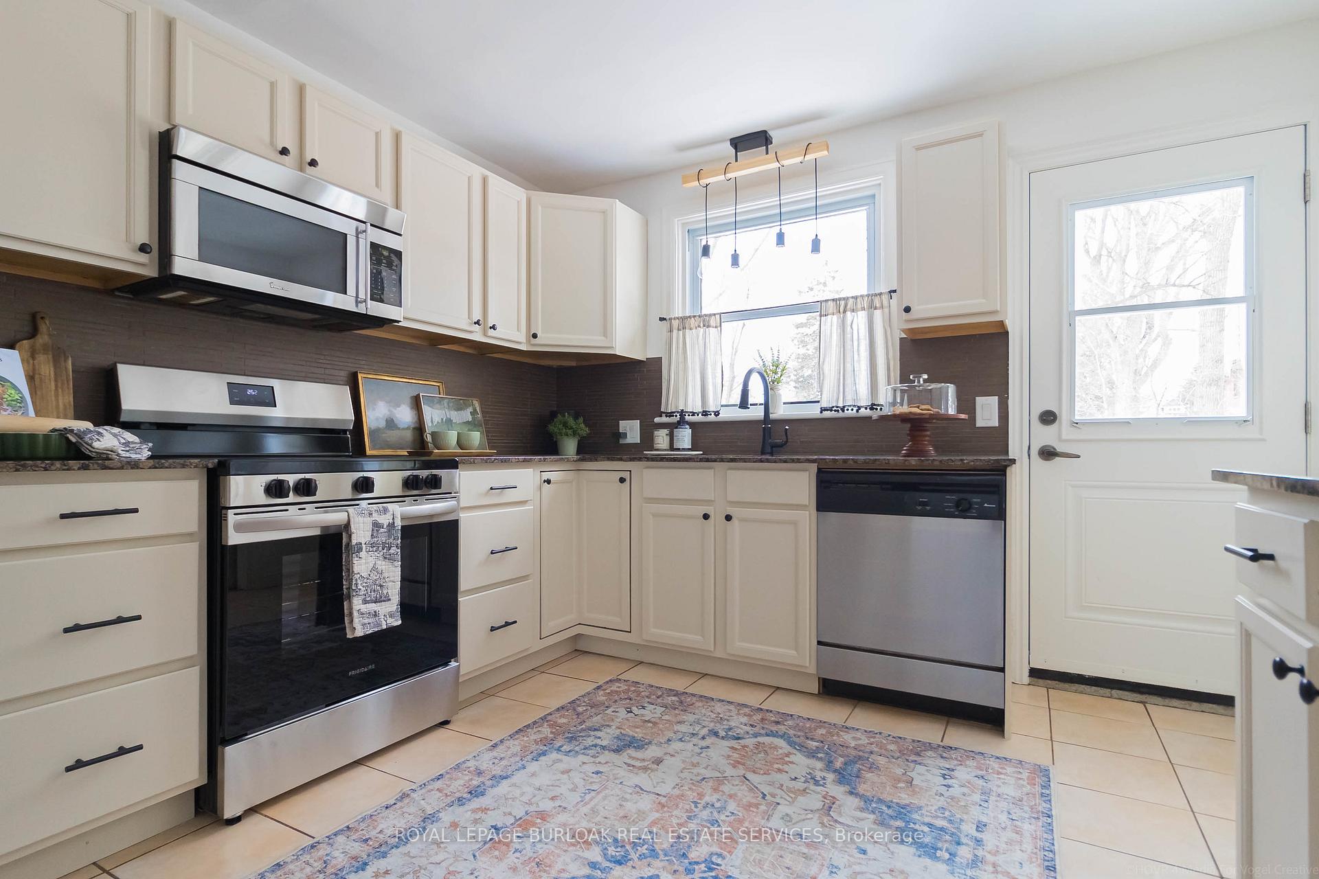 Photo 11 of 299 Merle Avenue, Burlington, LaSalle — HOMEH
