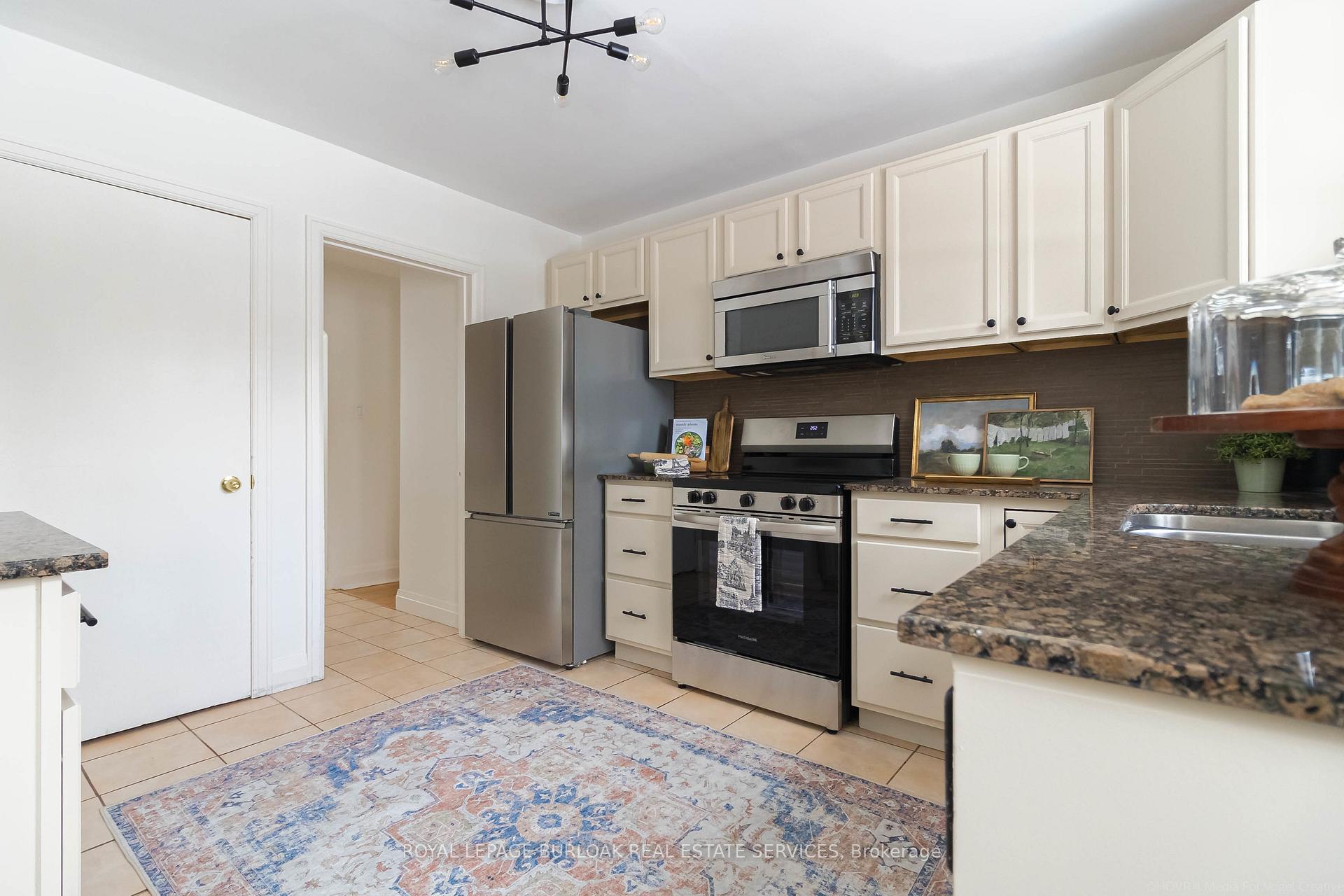 Photo 12 of 299 Merle Avenue, Burlington, LaSalle — HOMEH