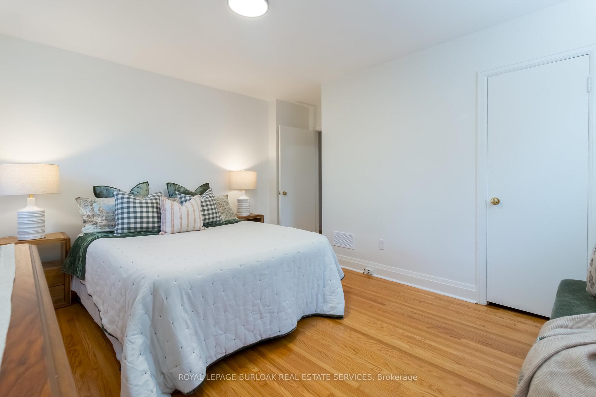 Photo 21 of 299 Merle Avenue, Burlington, LaSalle — HOMEH