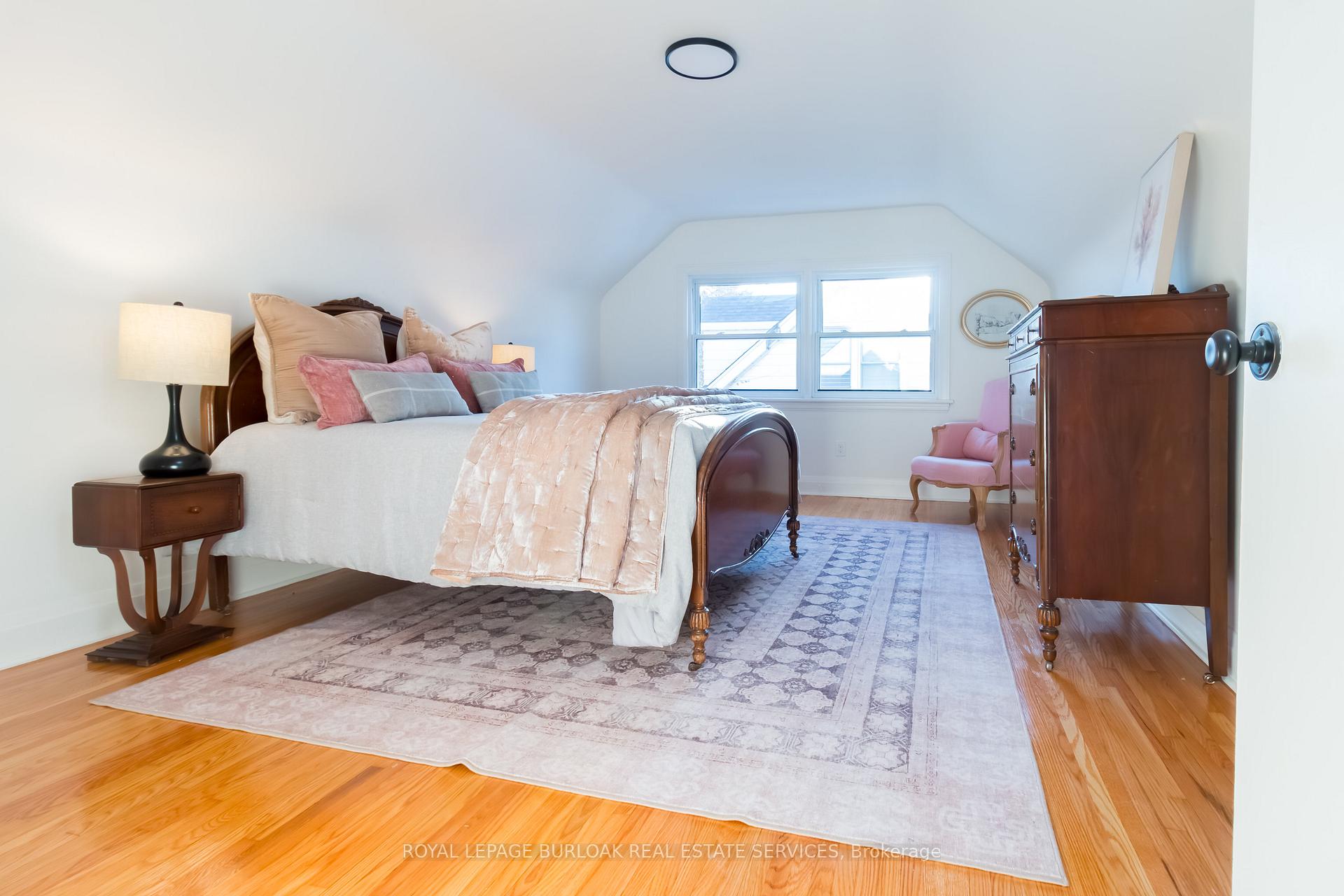 Photo 23 of 299 Merle Avenue, Burlington, LaSalle — HOMEH