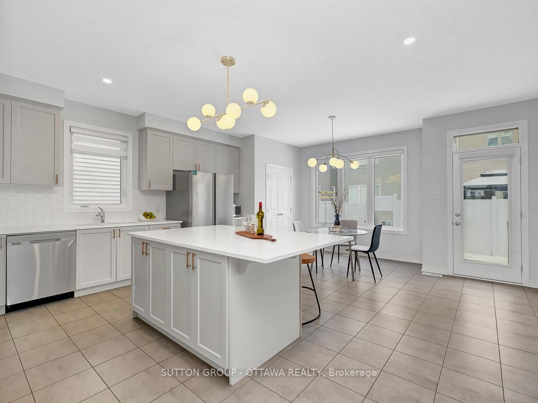 Photo 10 of 139 Celestial Grove, Ottawa, Barrhaven - Half Moon Bay — HOMEH