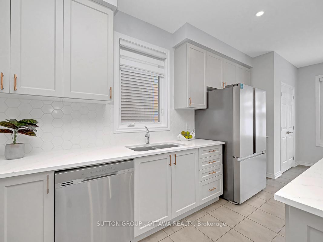 Photo 13 of 139 Celestial Grove, Ottawa, Barrhaven - Half Moon Bay — HOMEH