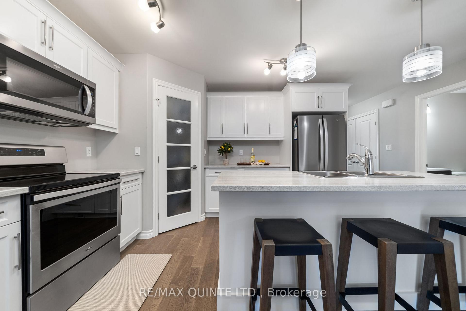 Photo 9 of 49 Sandhu Crescent, Belleville, Belleville Ward — HOMEH