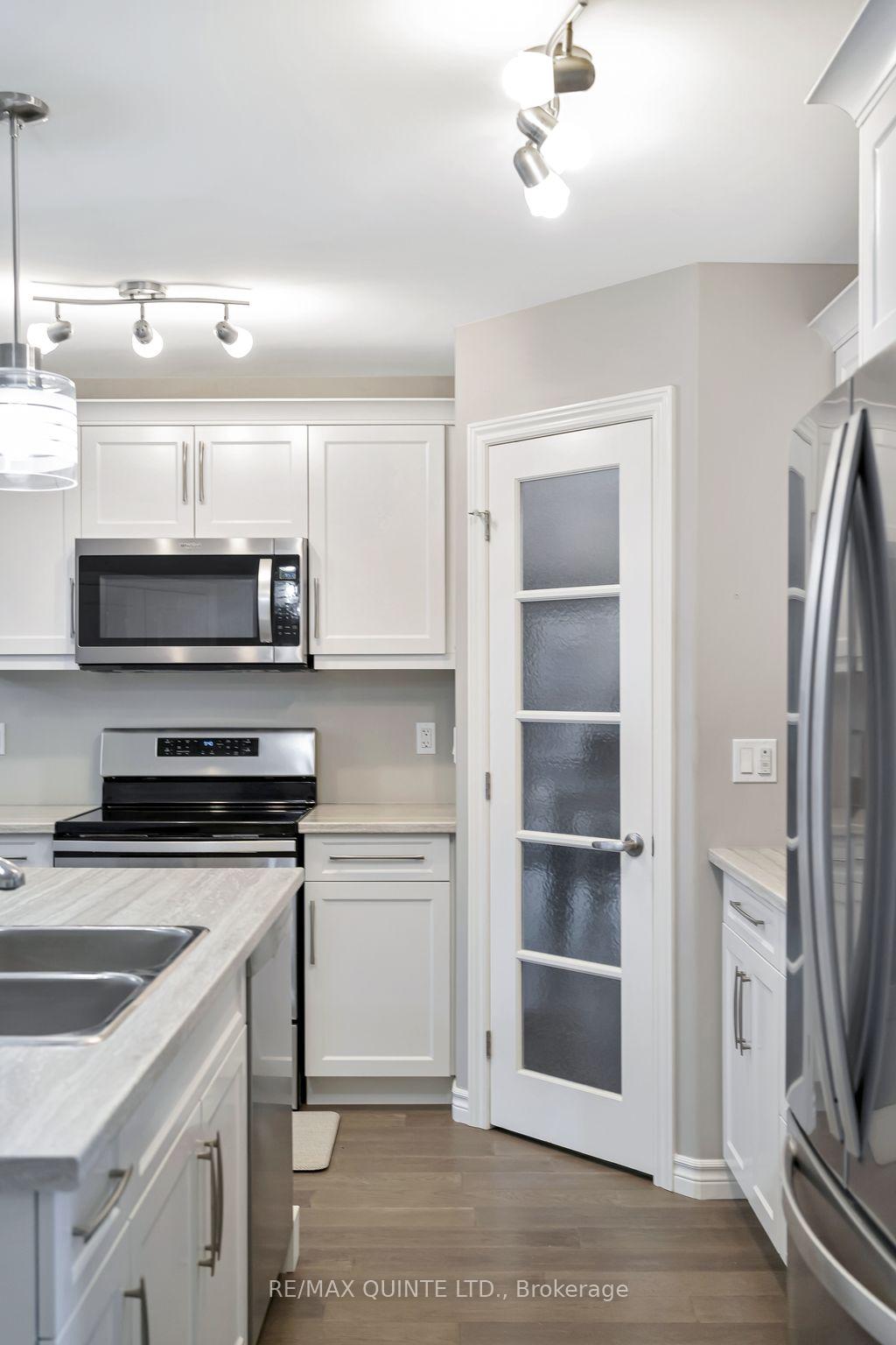 Photo 12 of 49 Sandhu Crescent, Belleville, Belleville Ward — HOMEH