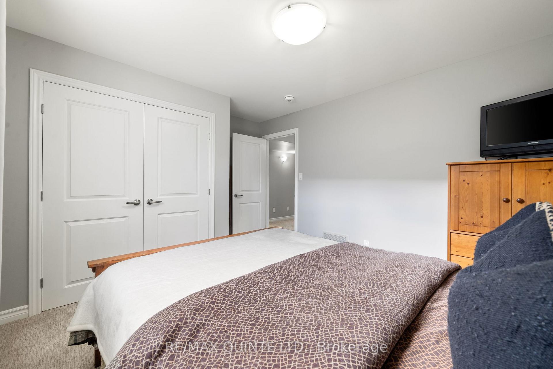 Photo 41 of 49 Sandhu Crescent, Belleville, Belleville Ward — HOMEH