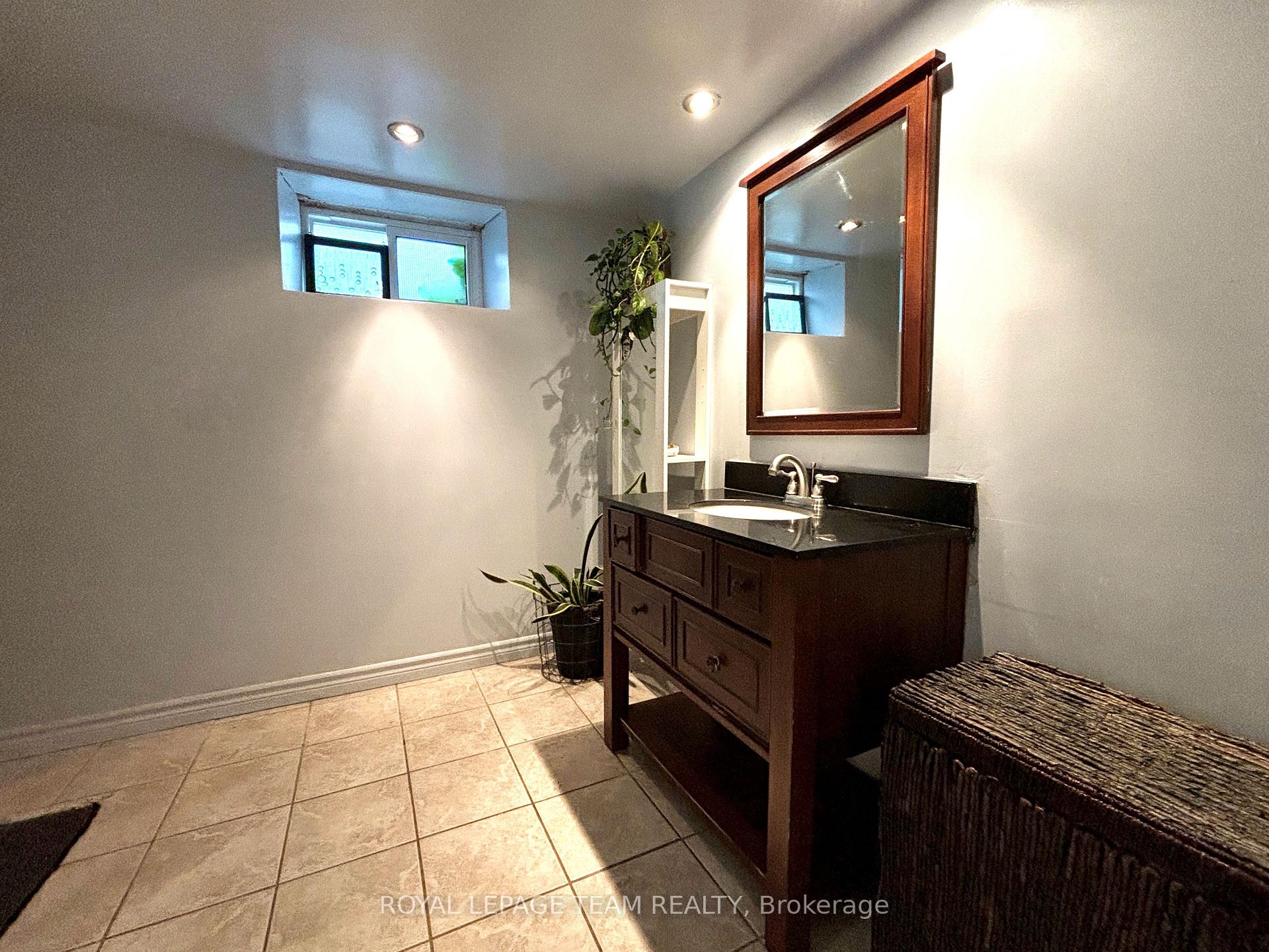 Photo 11 of 1452 Chatelain Avenue, Ottawa, Carlington — HOMEH