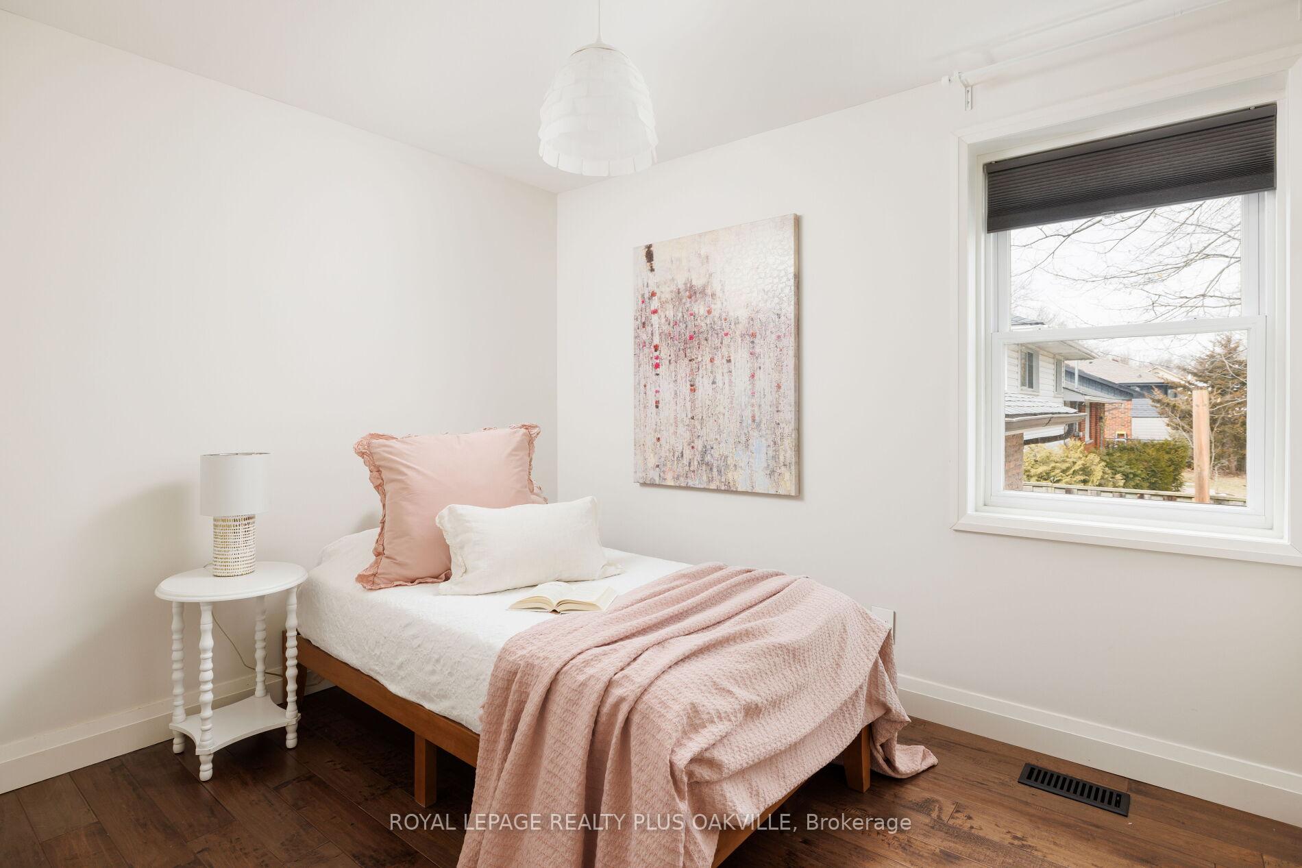 Photo 22 of 249 Cheltenham Road, Burlington, Appleby — HOMEH