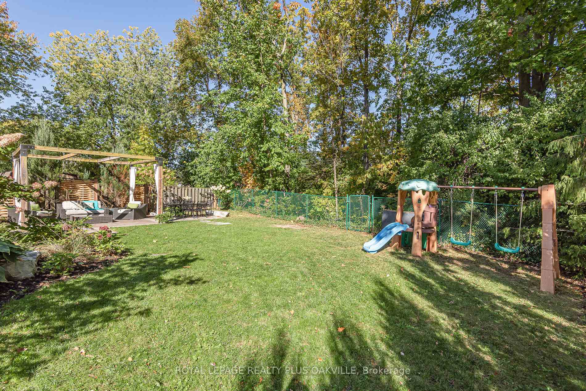 Photo 33 of 249 Cheltenham Road, Burlington, Appleby — HOMEH