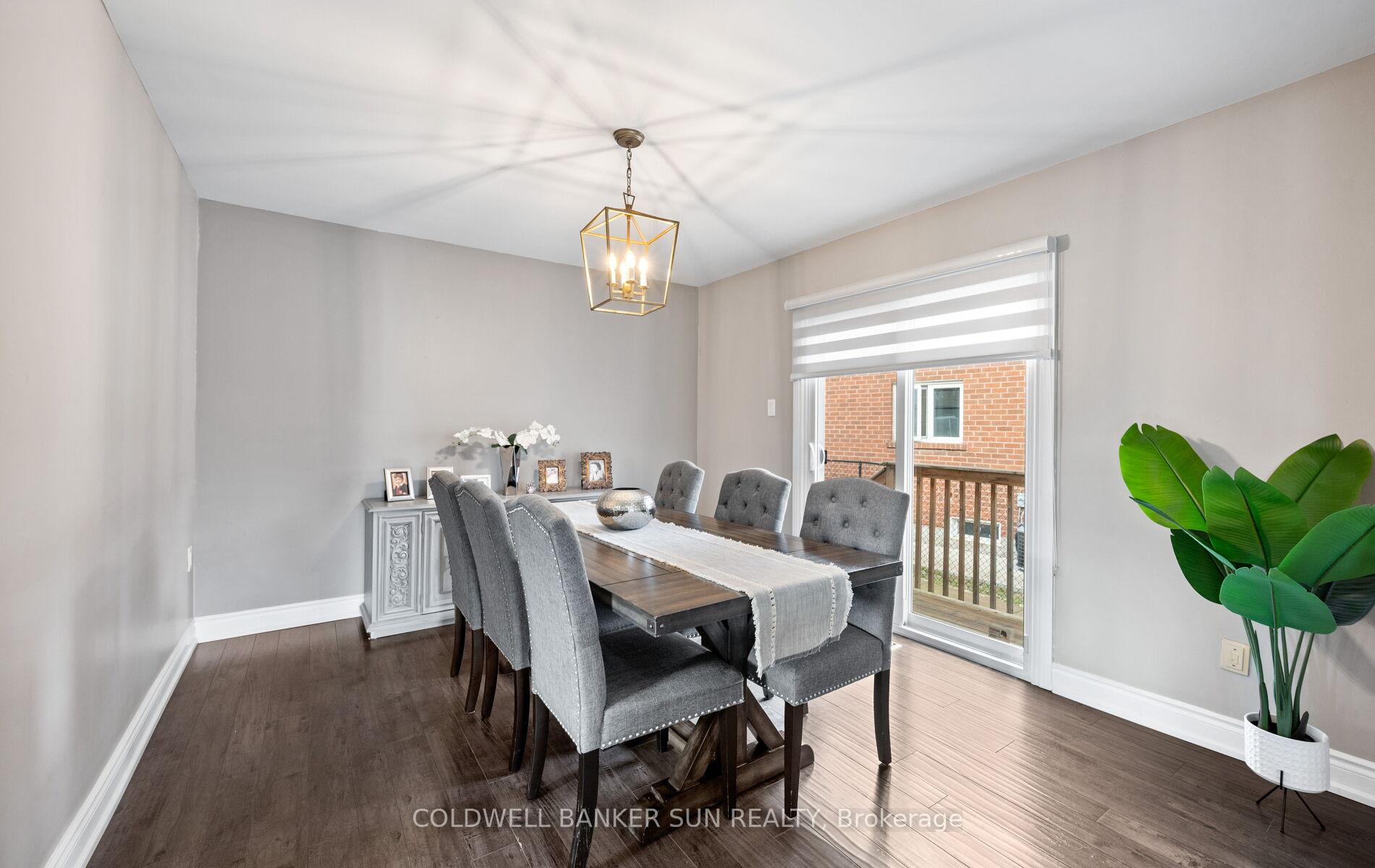 Photo 19 of 10 Corsham Place, Caledon, Bolton East — HOMEH