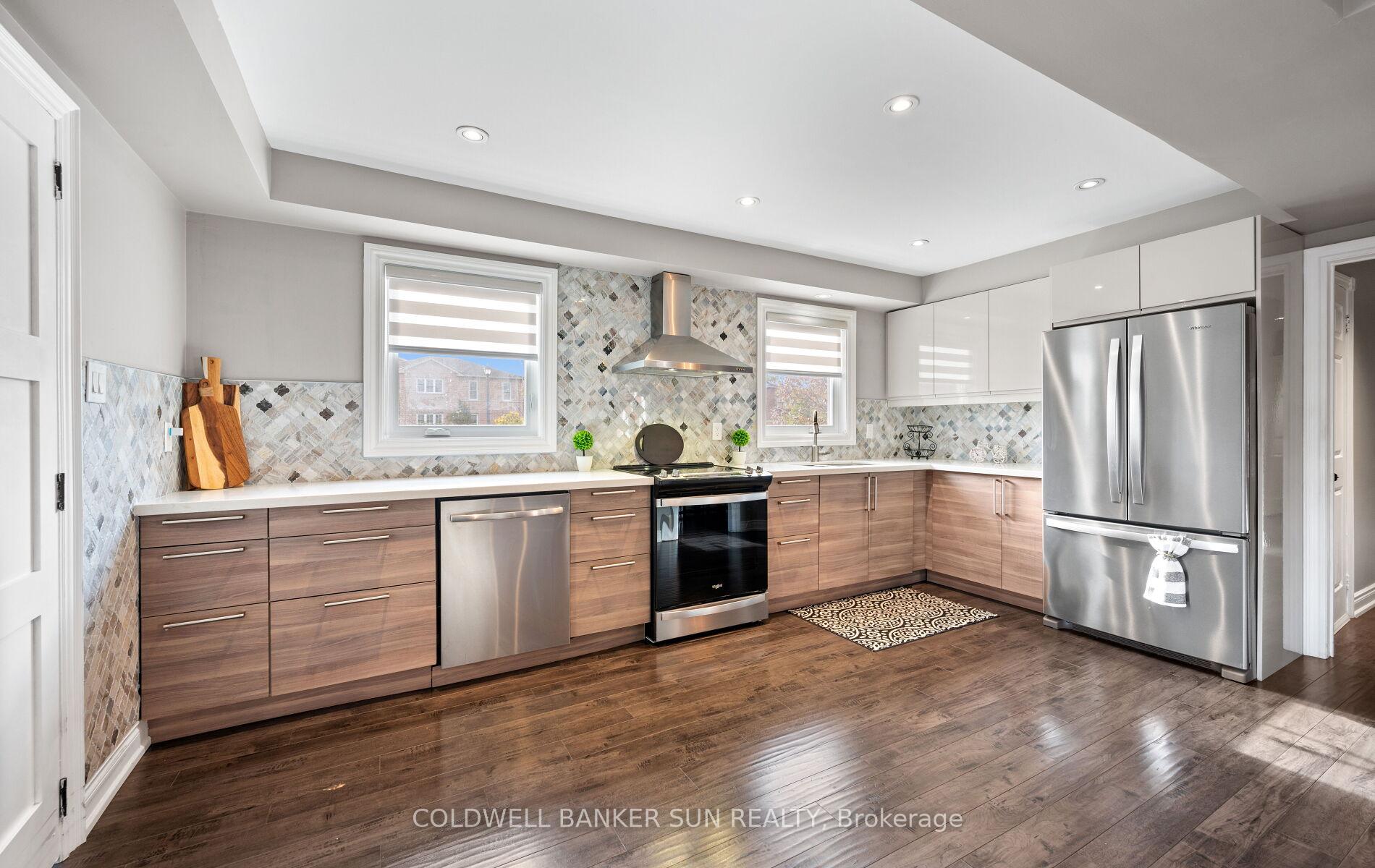 Photo 18 of 10 Corsham Place, Caledon, Bolton East — HOMEH