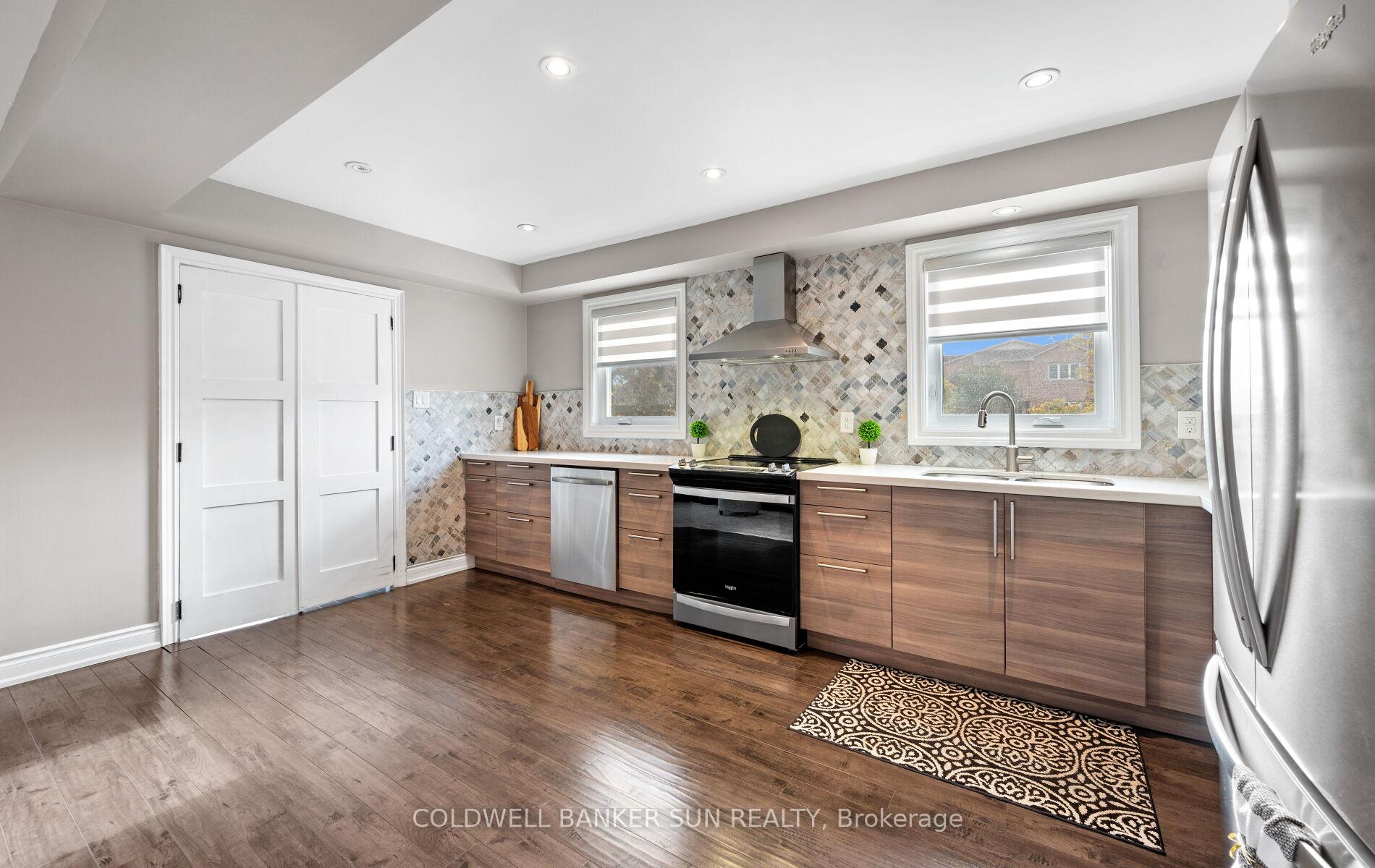 Photo 16 of 10 Corsham Place, Caledon, Bolton East — HOMEH