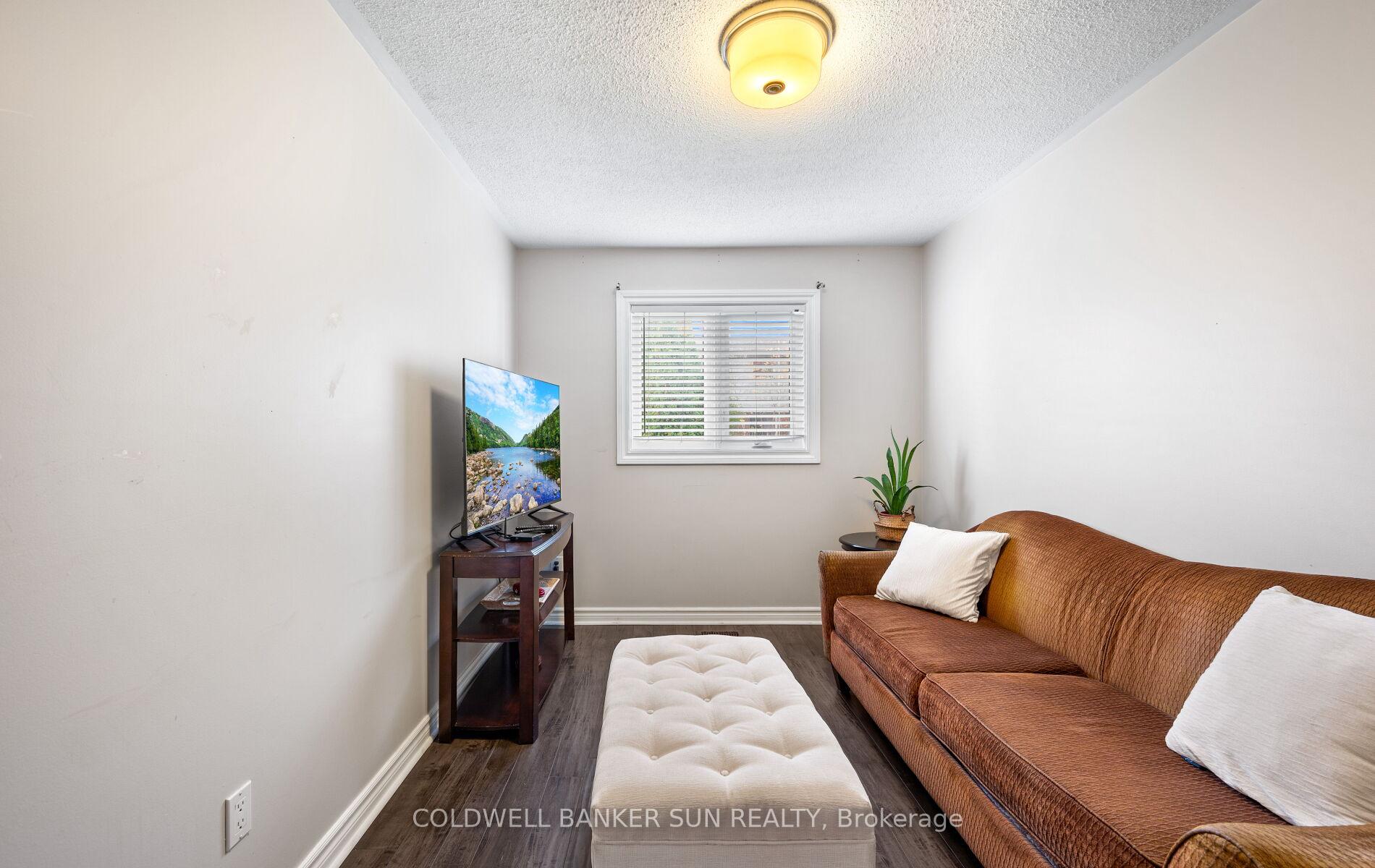 Photo 23 of 10 Corsham Place, Caledon, Bolton East — HOMEH