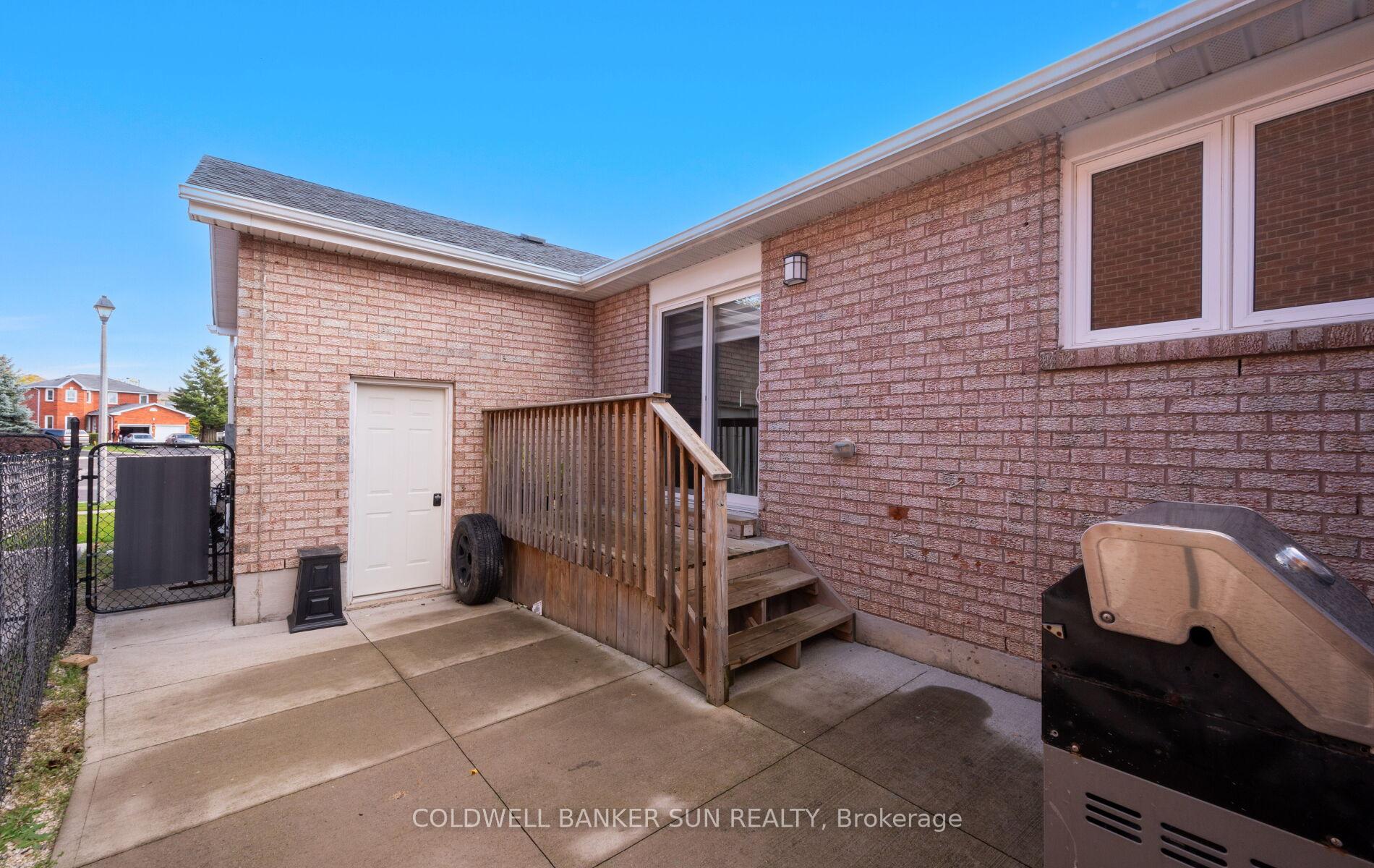 Photo 44 of 10 Corsham Place, Caledon, Bolton East — HOMEH