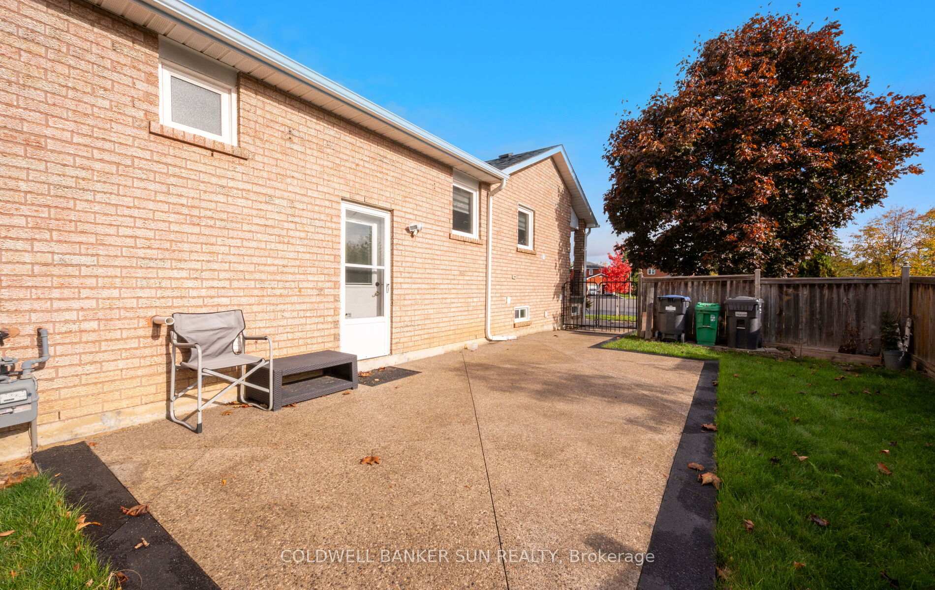 Photo 42 of 10 Corsham Place, Caledon, Bolton East — HOMEH