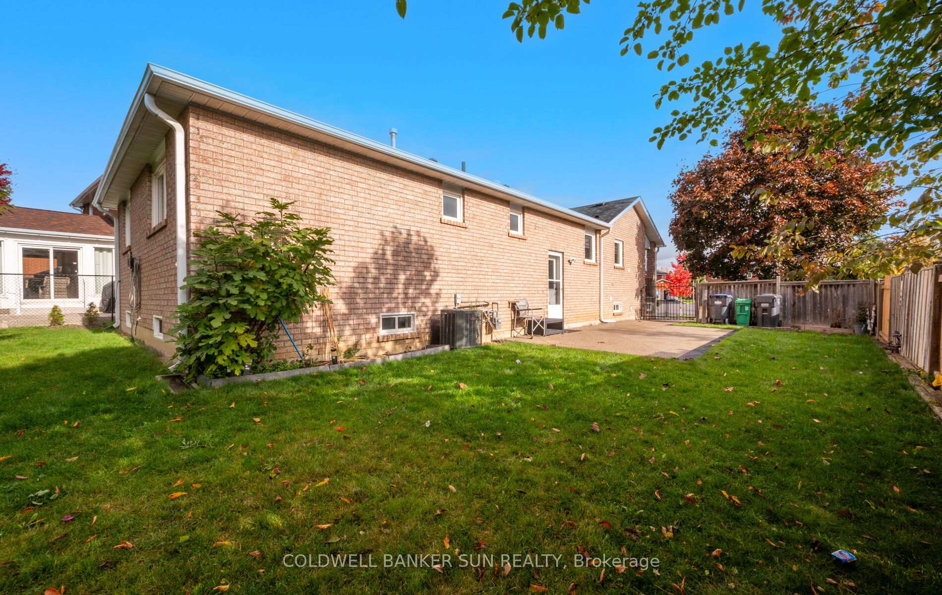 Photo 45 of 10 Corsham Place, Caledon, Bolton East — HOMEH