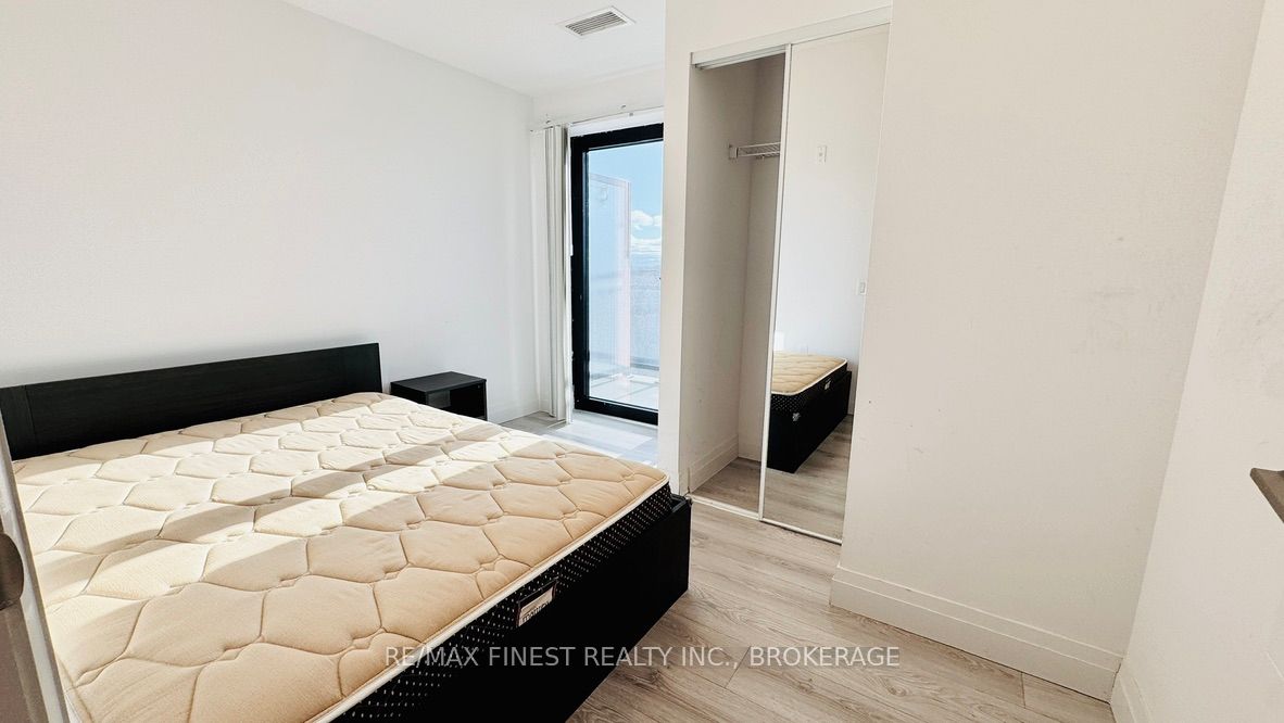 Photo 41 of Unit 733, 652 Princess Street, Kingston, Central City East — HOMEH