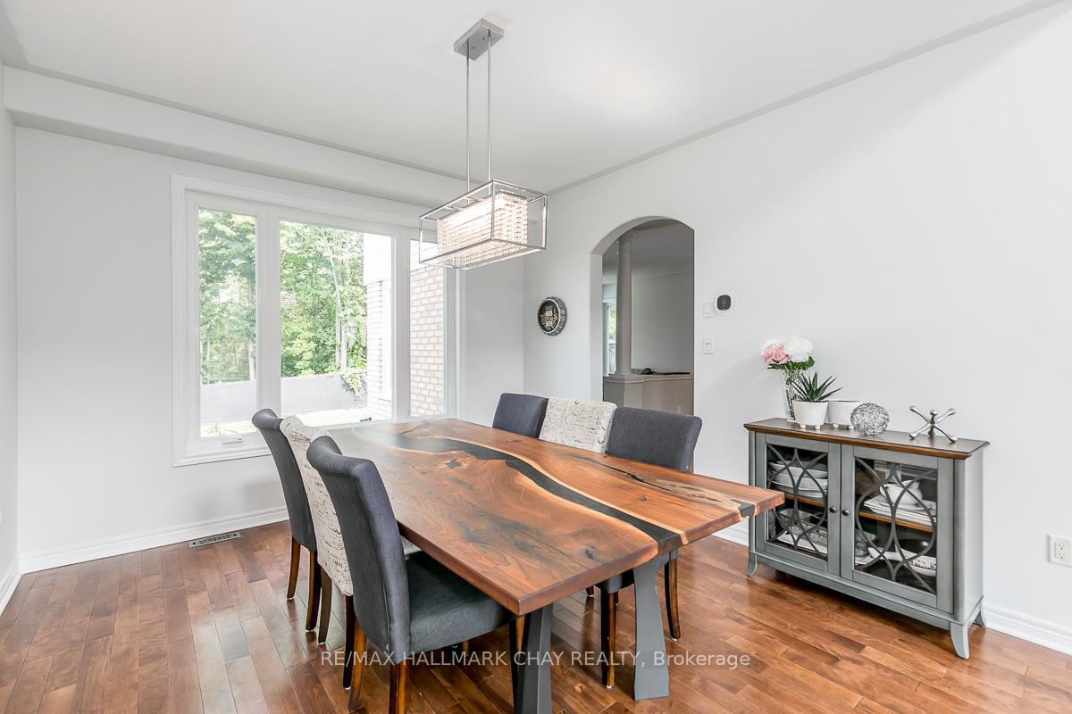 Photo 6 of 6 Strathmore Place, Barrie, Innis-Shore — HOMEH
