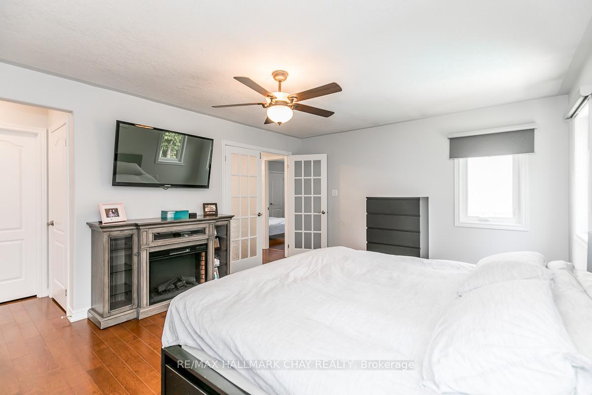Photo 14 of 6 Strathmore Place, Barrie, Innis-Shore — HOMEH