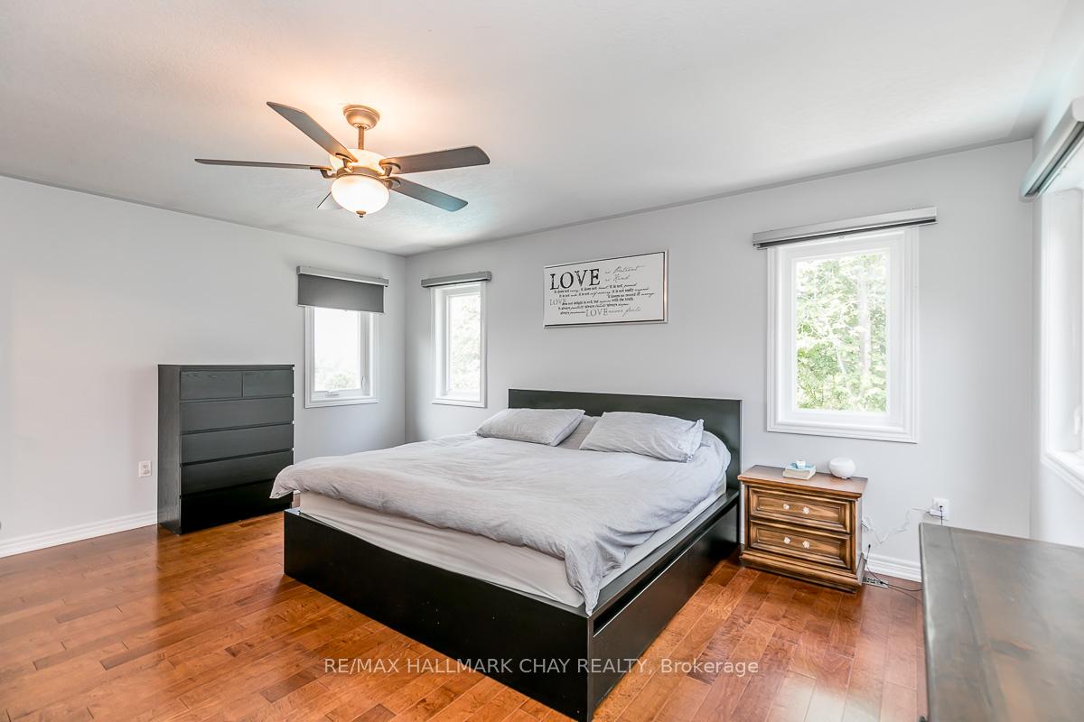 Photo 15 of 6 Strathmore Place, Barrie, Innis-Shore — HOMEH
