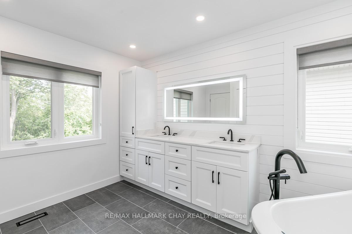 Photo 16 of 6 Strathmore Place, Barrie, Innis-Shore — HOMEH
