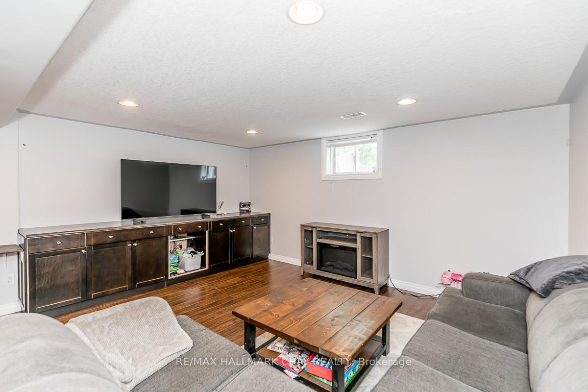 Photo 26 of 6 Strathmore Place, Barrie, Innis-Shore — HOMEH