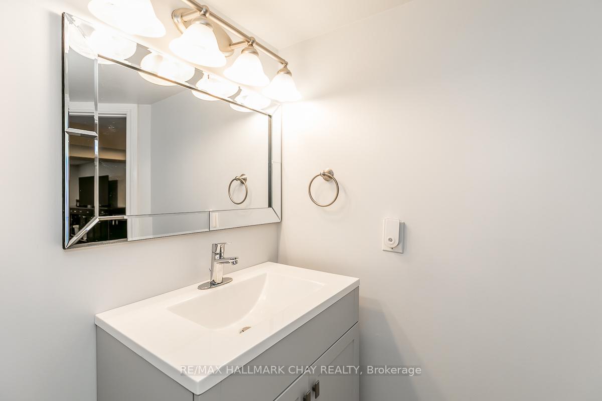 Photo 30 of 6 Strathmore Place, Barrie, Innis-Shore — HOMEH