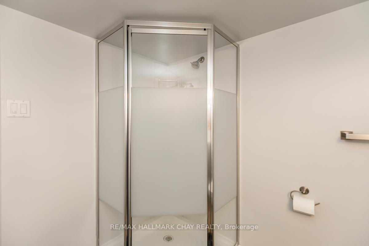 Photo 31 of 6 Strathmore Place, Barrie, Innis-Shore — HOMEH