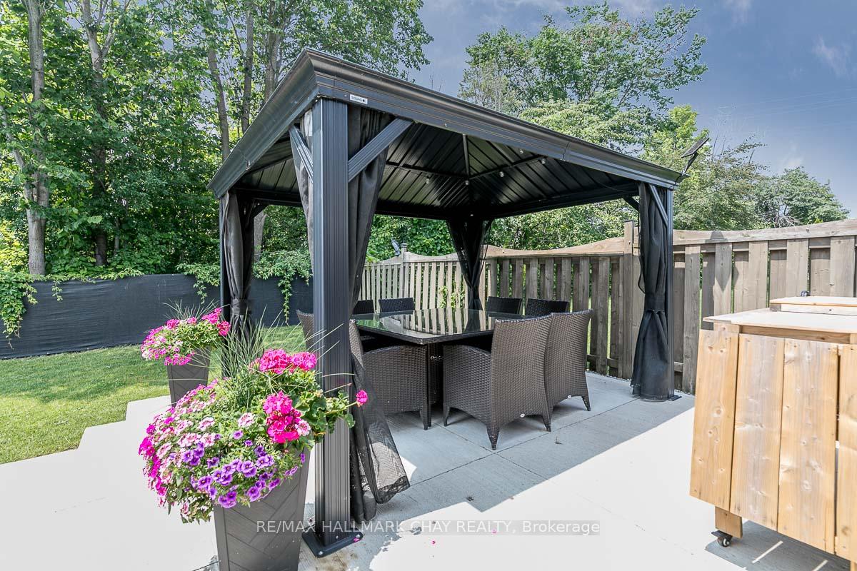 Photo 33 of 6 Strathmore Place, Barrie, Innis-Shore — HOMEH