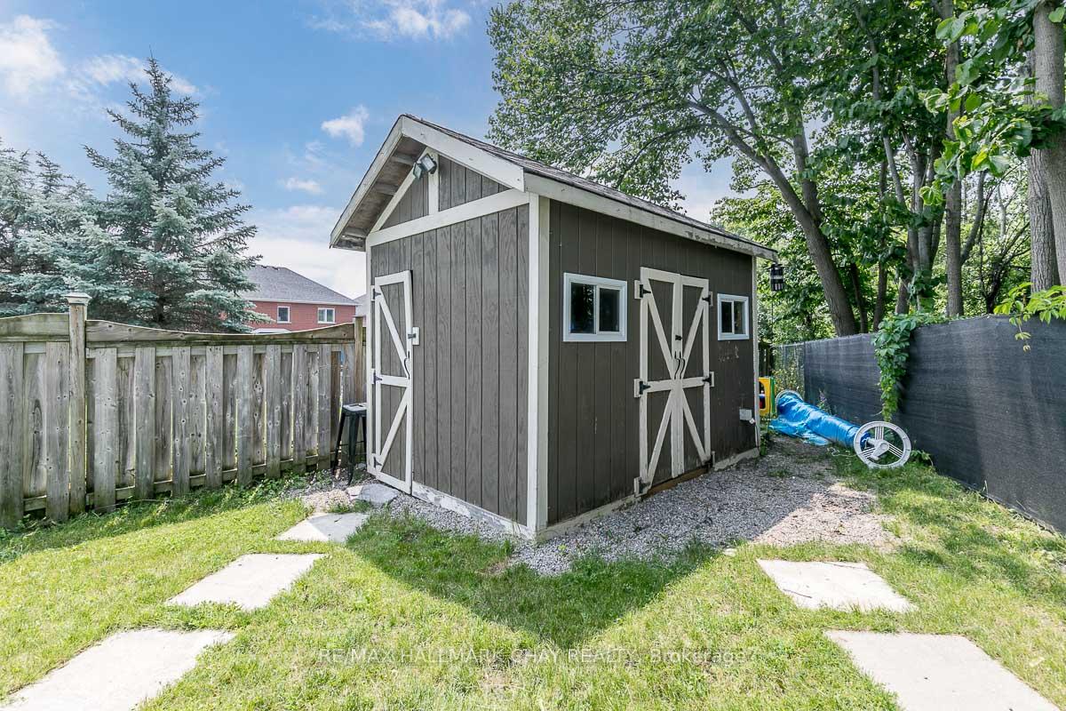 Photo 34 of 6 Strathmore Place, Barrie, Innis-Shore — HOMEH