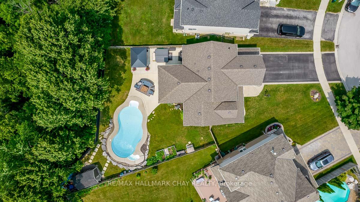 Photo 39 of 6 Strathmore Place, Barrie, Innis-Shore — HOMEH
