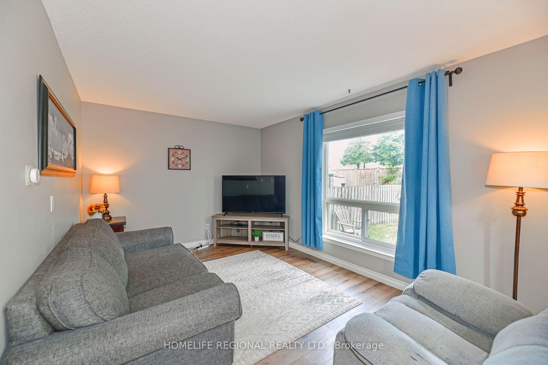 Photo 13 of 30 Lucas Lane, Ajax, South West — HOMEH