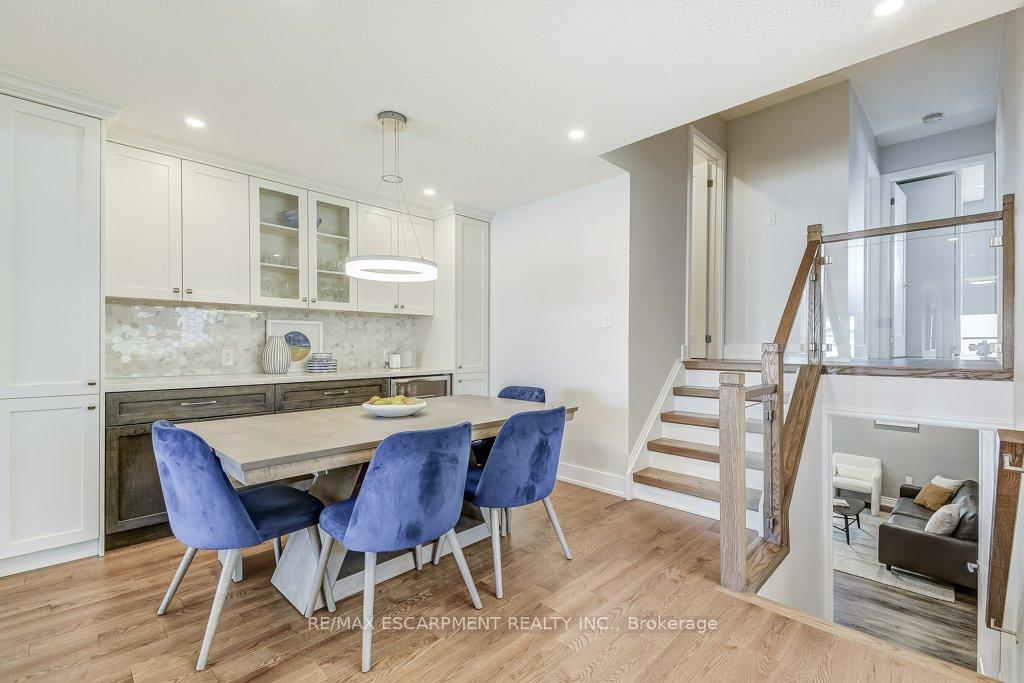 Photo 6 of 2352 Malcolm Crescent, Burlington, Brant Hills — HOMEH