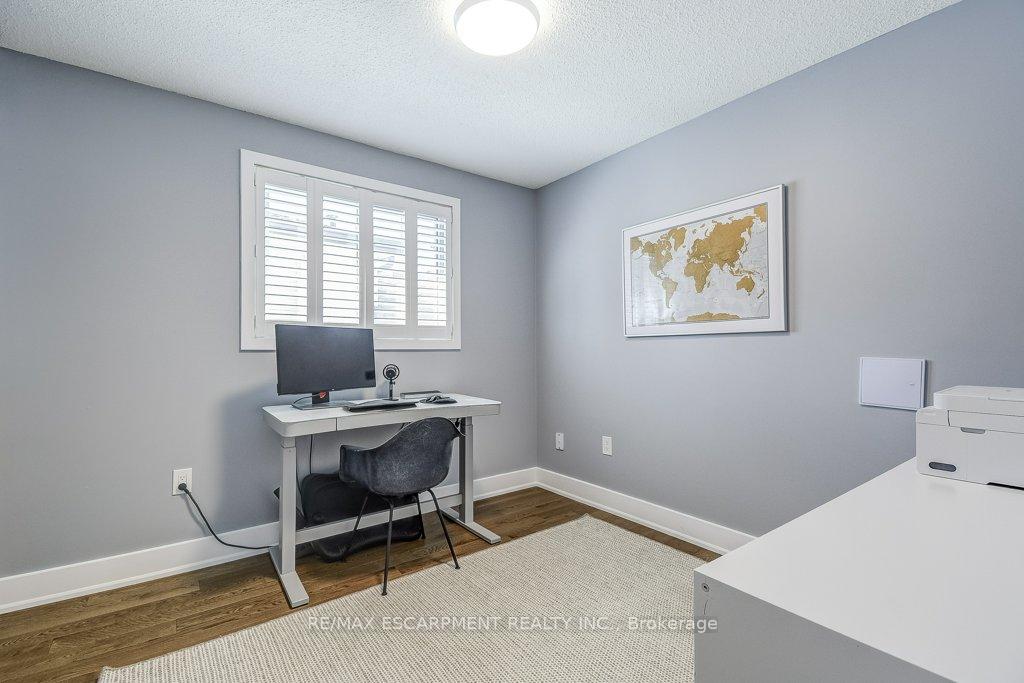 Photo 14 of 2352 Malcolm Crescent, Burlington, Brant Hills — HOMEH