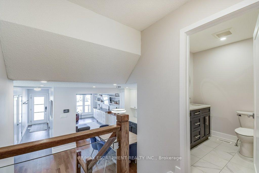 Photo 16 of 2352 Malcolm Crescent, Burlington, Brant Hills — HOMEH