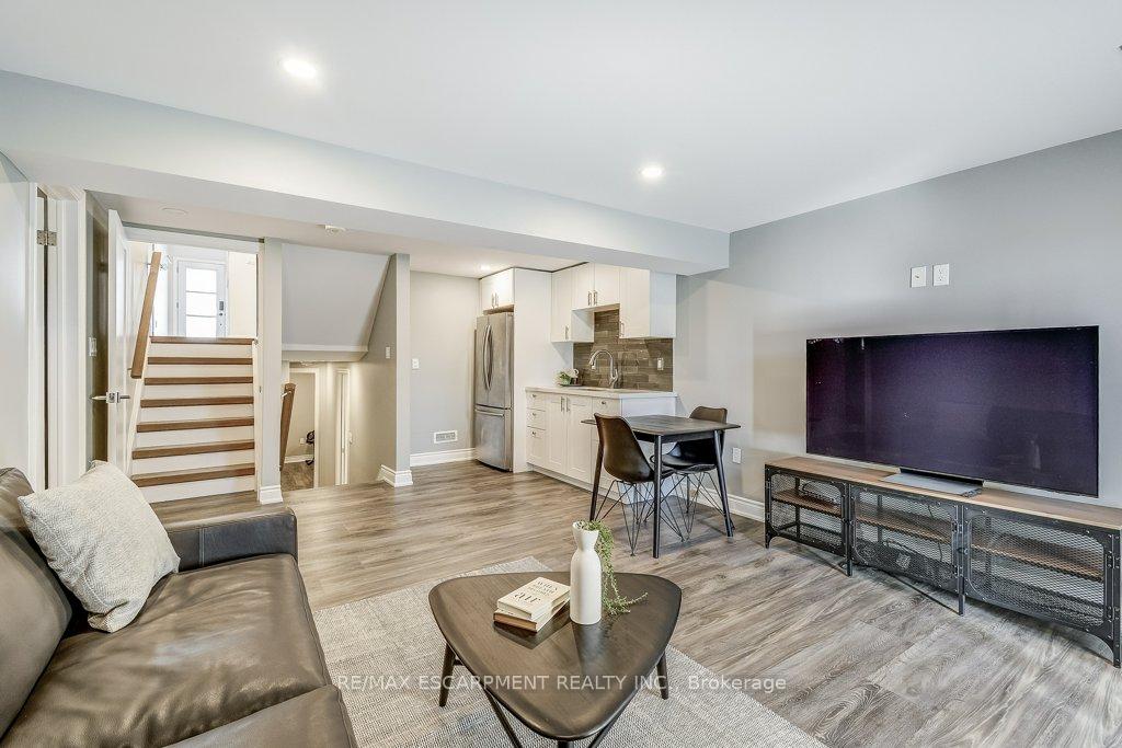 Photo 18 of 2352 Malcolm Crescent, Burlington, Brant Hills — HOMEH