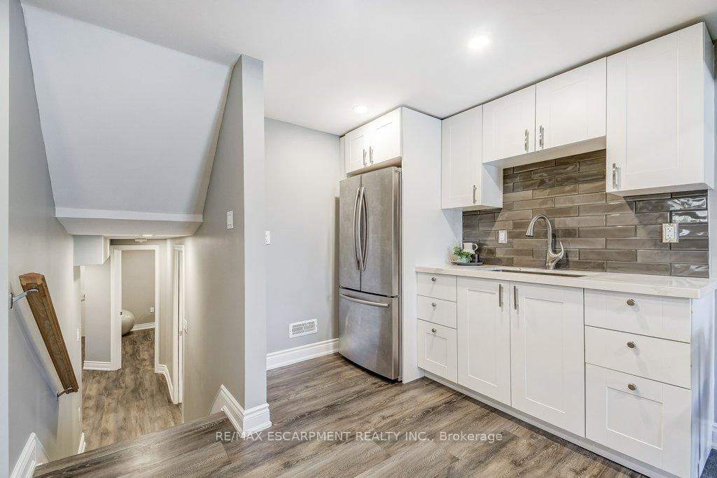 Photo 19 of 2352 Malcolm Crescent, Burlington, Brant Hills — HOMEH