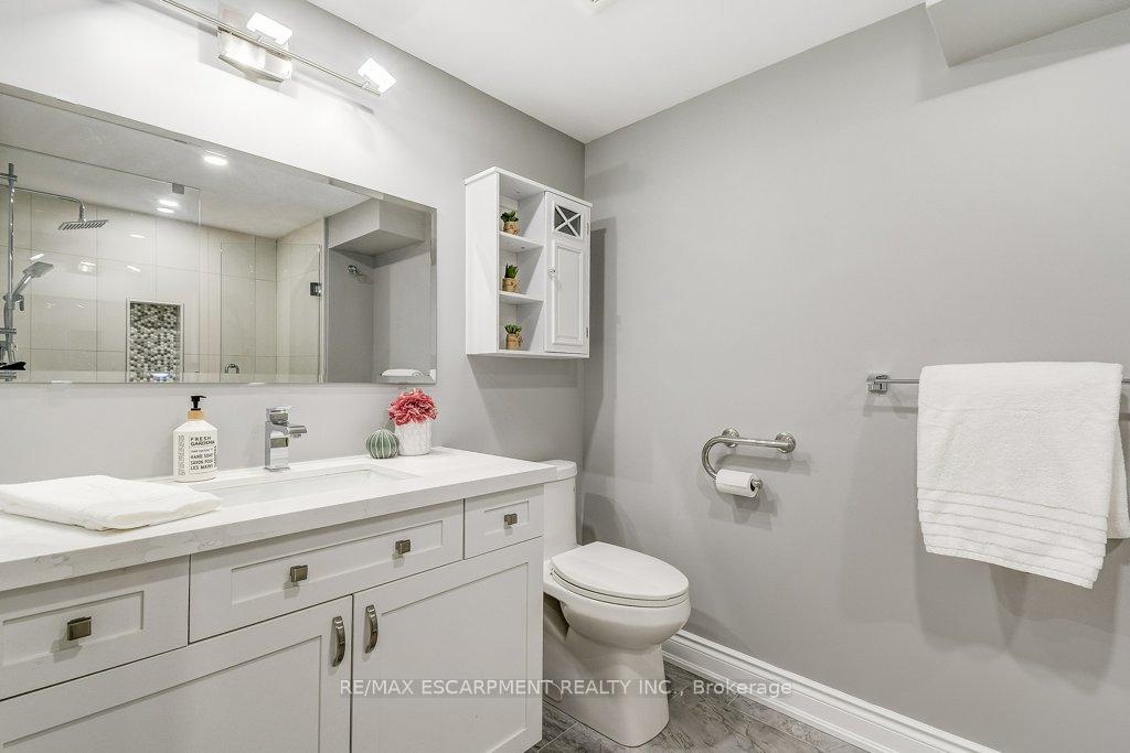 Photo 21 of 2352 Malcolm Crescent, Burlington, Brant Hills — HOMEH