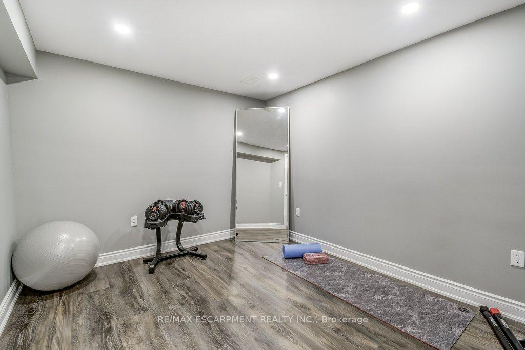 Photo 23 of 2352 Malcolm Crescent, Burlington, Brant Hills — HOMEH