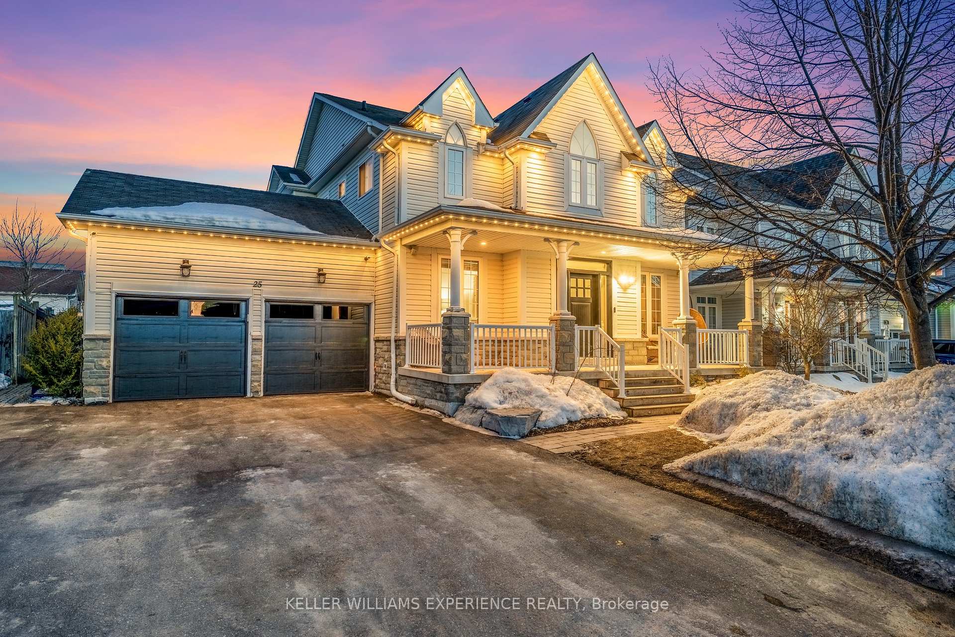 Front of 25 Regalia Way