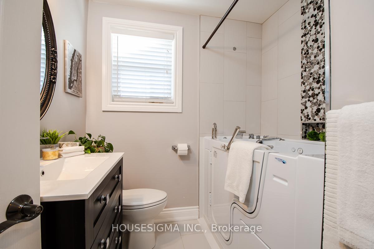 Photo 19 of 131 Highland Avenue, Oshawa, Central — HOMEH